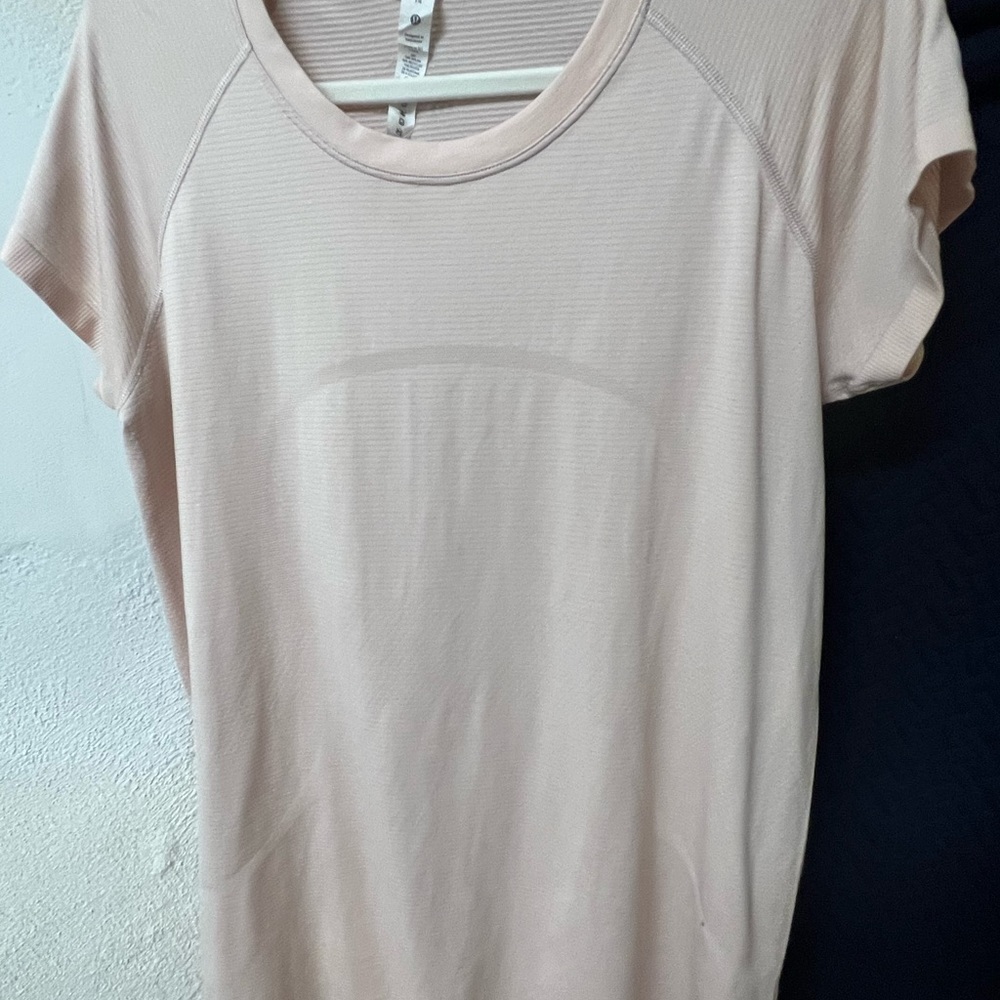 Lululemon Swiftly Tech Short Sleeve 2.0